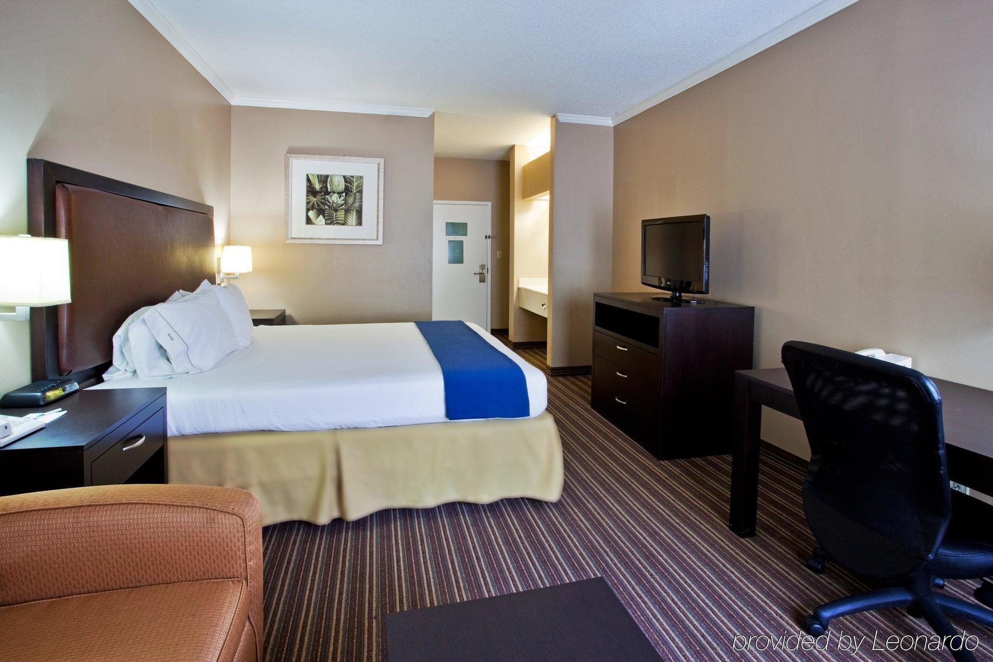 Holiday Inn Express Saint Simons Island, An Ihg Hotel St. Simons Island Room photo